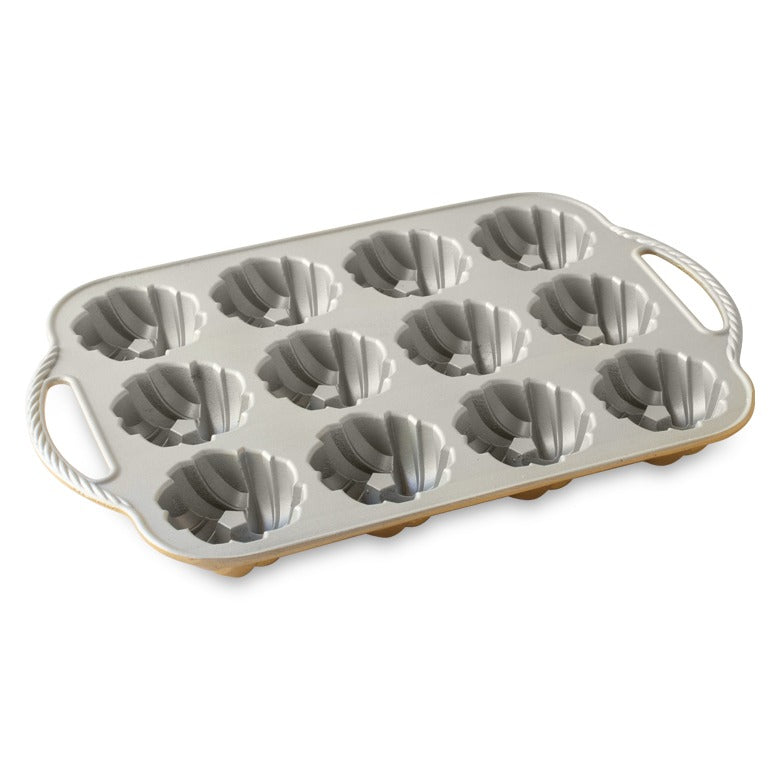 https://www.mytoque.com/cdn/shop/files/95377_Braided_Mini_Bundt_Interio_1600x.jpg?v=1689885439