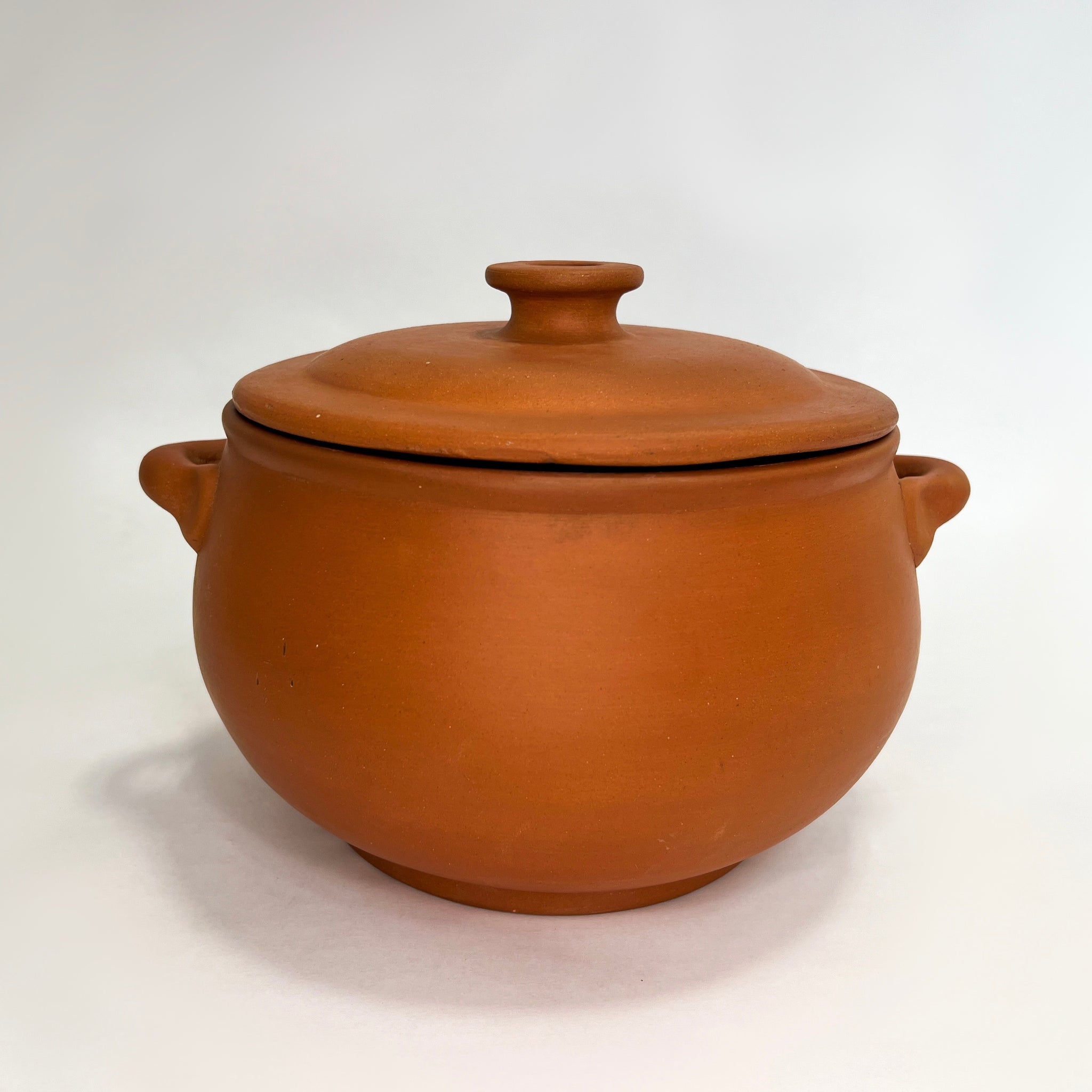 Crock Pot Artisan Ceramic 5 Quart Ceramic Bean Pot with Lid and Handles,  Red 