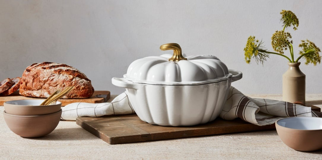 Le Creuset Pumpkin Cocotte 4 Quart - White