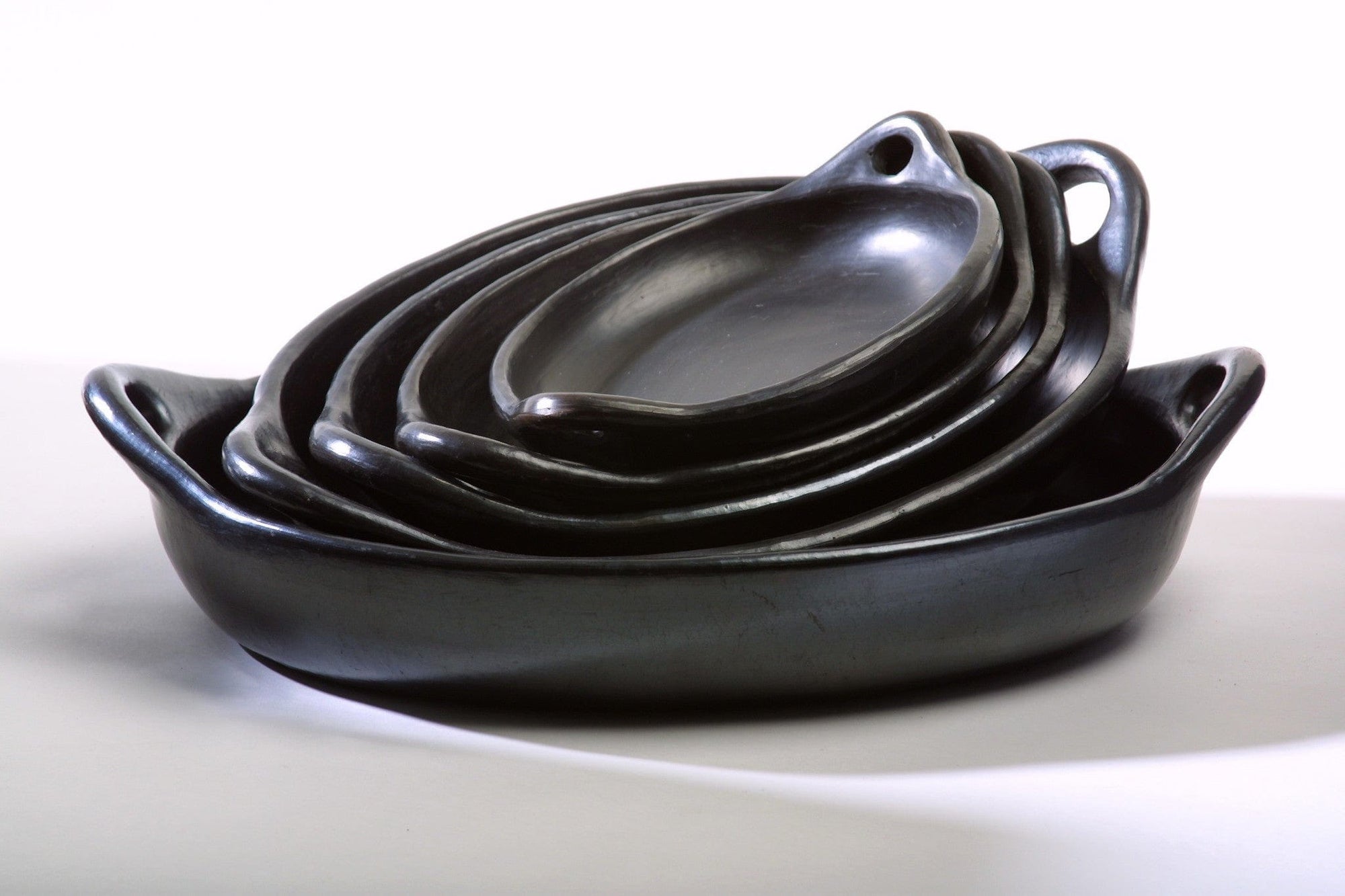 Chamba Cookware Authentic Chamba Oval Baker- Elegant & Versatile All-Natural Black Clay Platter for Baking, Roasting and Serving  - Stovetop & Oven Safe – Handmade in Colombia