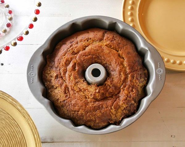 Prepare your Bundt pan for easy cake extraction using 'cake goop' | The  Seattle Times